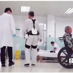 政策+技术双轮驱动！养老机器人产业的崛起与挑战
